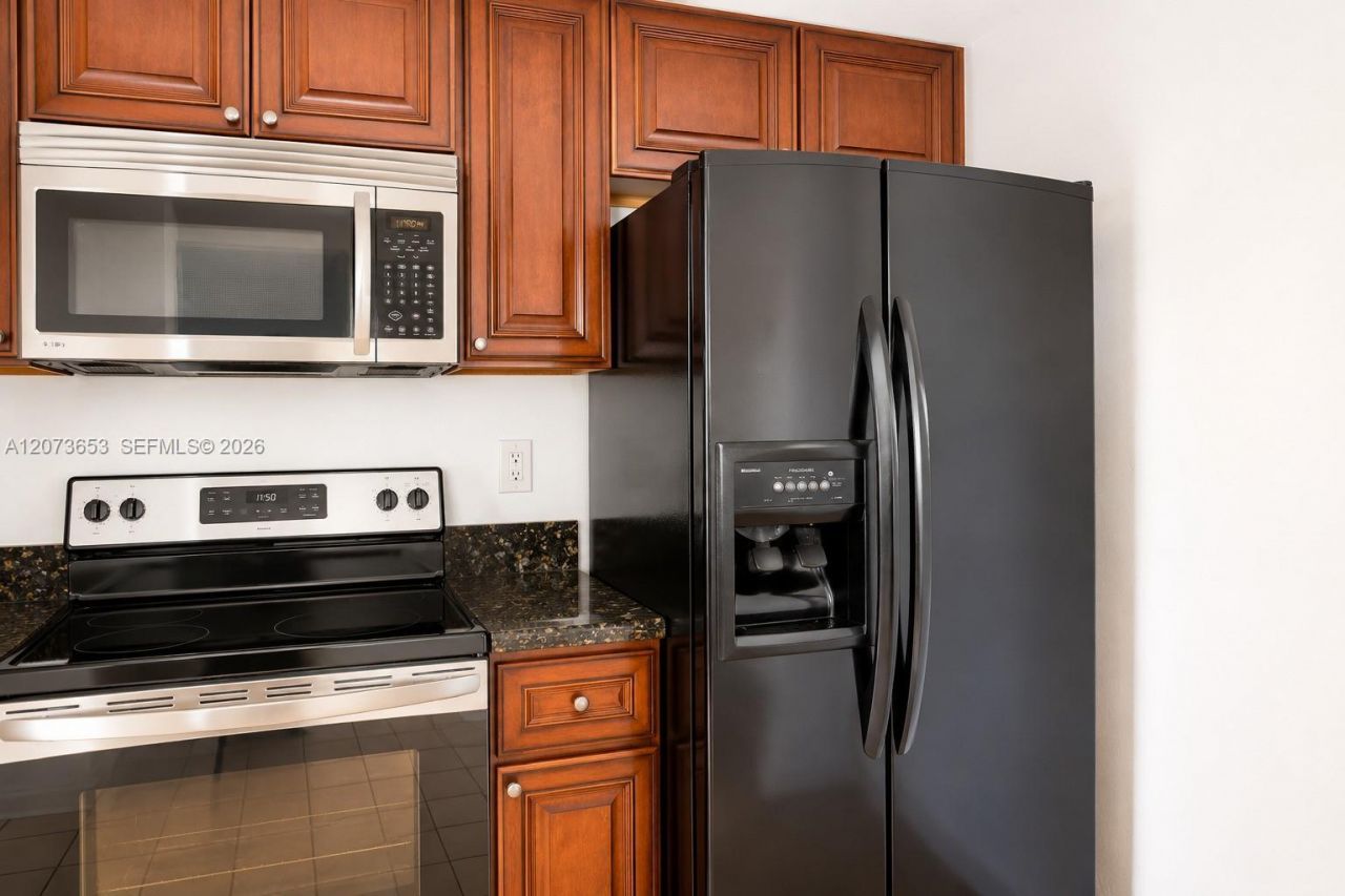 9230 Lagoon Pl, Unit 411, Davie, FL 33324 Photo