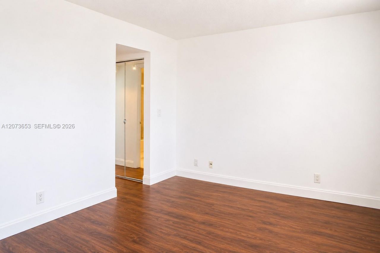 9230 Lagoon Pl, Unit 411, Davie, FL 33324 Photo