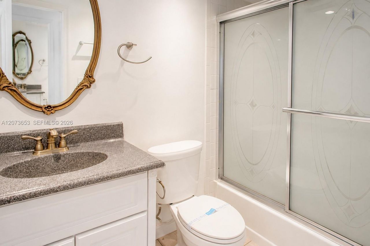 9230 Lagoon Pl, Unit 411, Davie, FL 33324 Photo