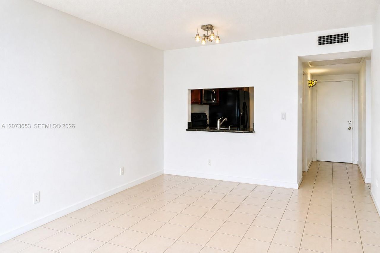 9230 Lagoon Pl, Unit 411, Davie, FL 33324 Photo