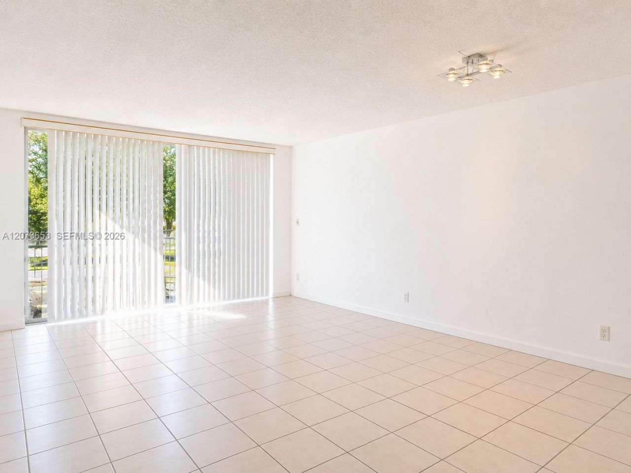 9230 Lagoon Pl, Unit 411, Davie, FL 33324 Photo