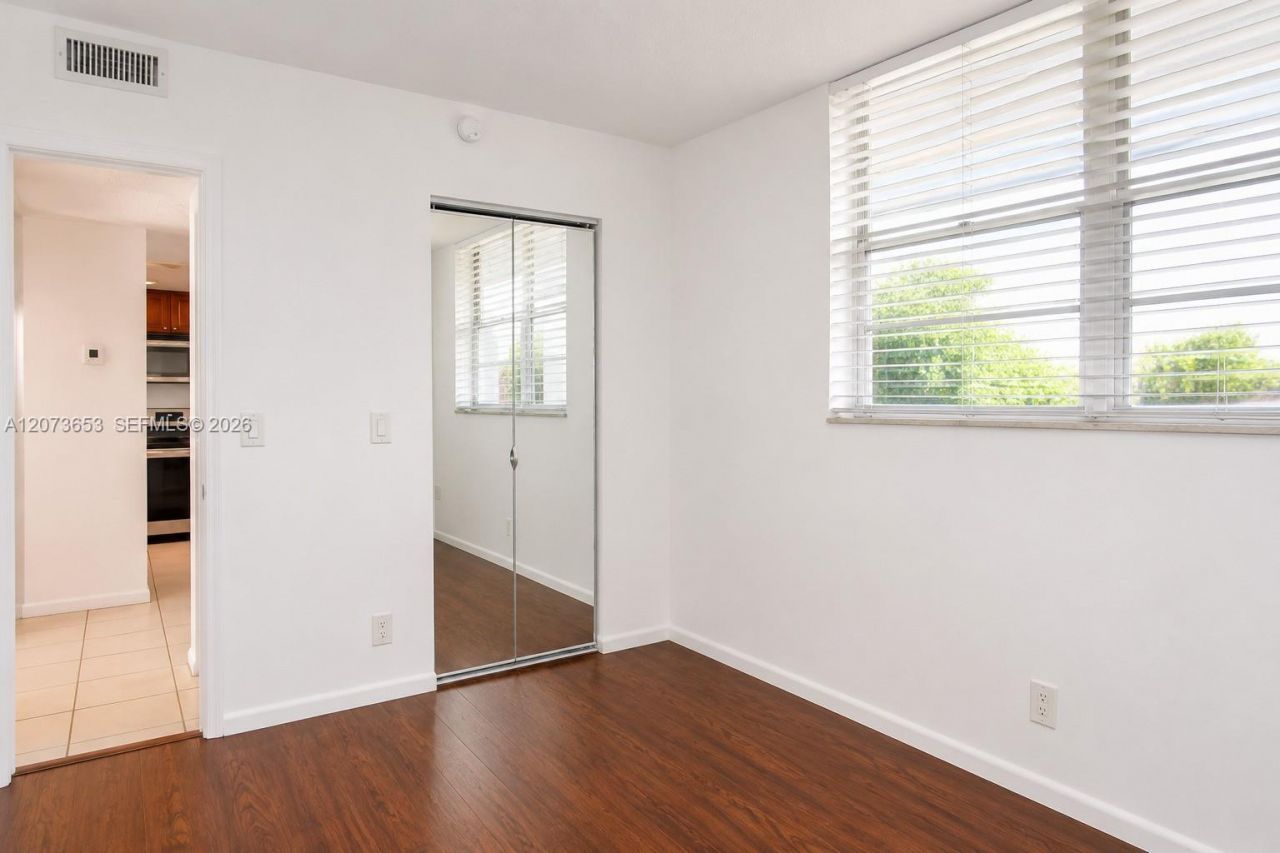 9230 Lagoon Pl, Unit 411, Davie, FL 33324 Photo