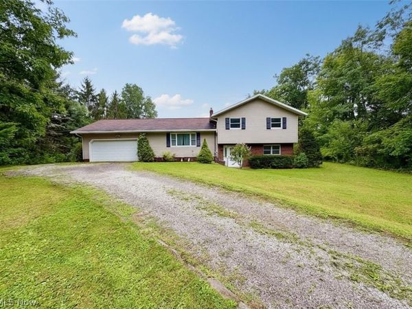 16481 Hart Road , Montville, OH 44064