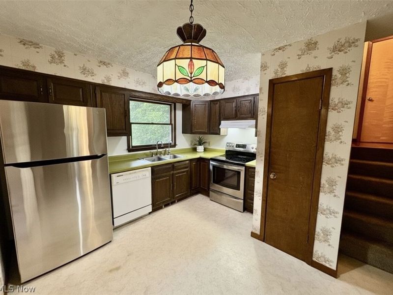 16481 Hart Road, Montville, OH 44064 Photo 11