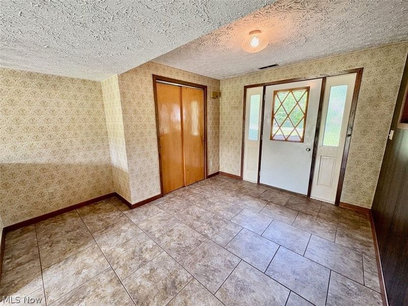 16481 Hart Road, Montville, OH 44064 Photo 2