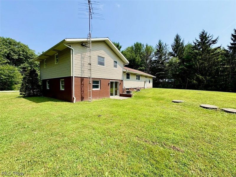 16481 Hart Road, Montville, OH 44064 Photo 29