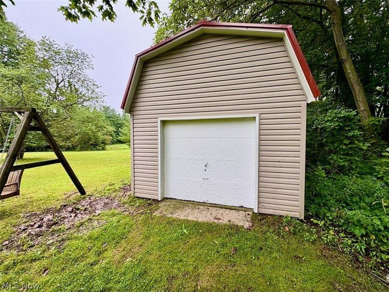 16481 Hart Road, Montville, OH 44064 Photo 32