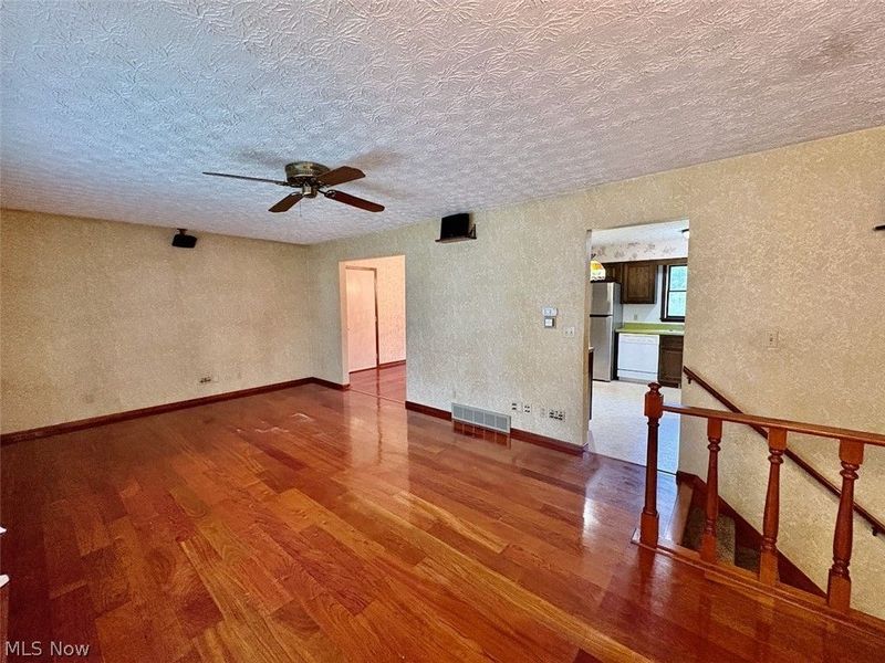 16481 Hart Road, Montville, OH 44064 Photo 5