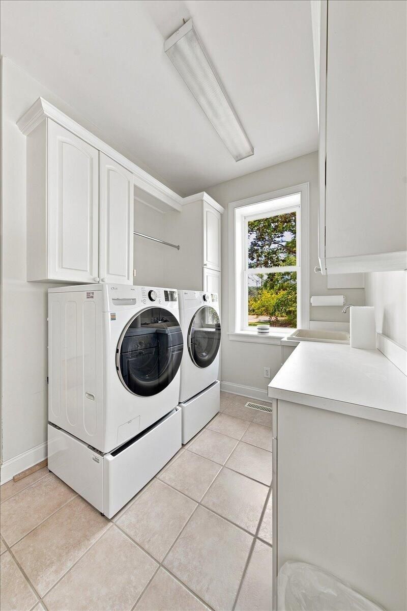 8618 Pope Landing Road Photo 20