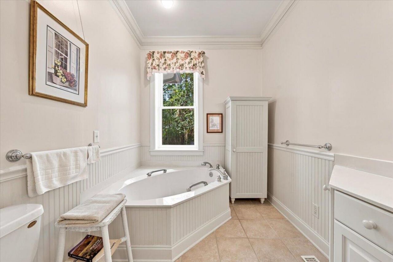 8618 Pope Landing Road Photo 22