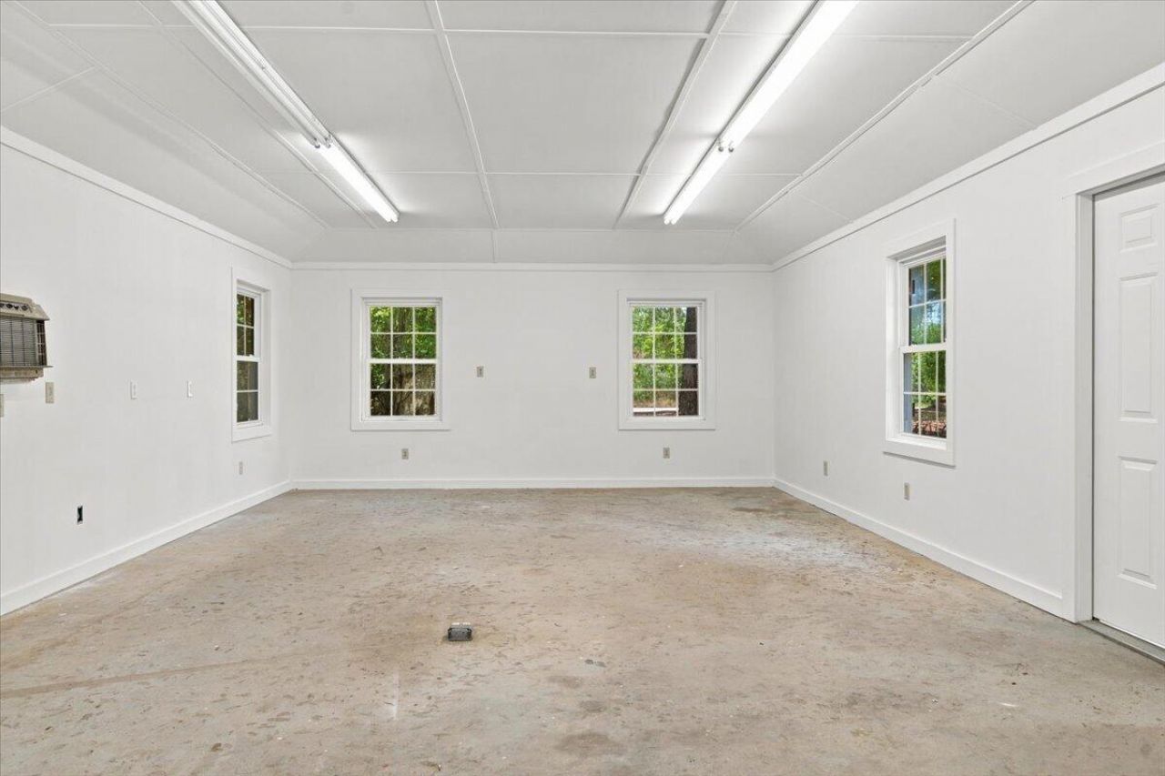 8618 Pope Landing Road Photo 39