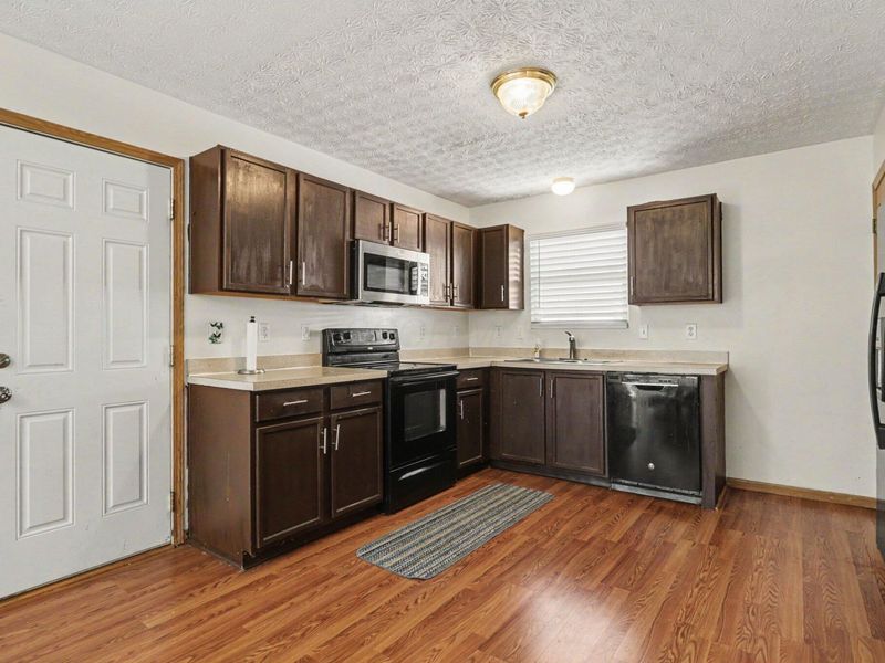 1889 Daisyfield Drive, Unit 211, Columbus, OH 43219 Photo 12