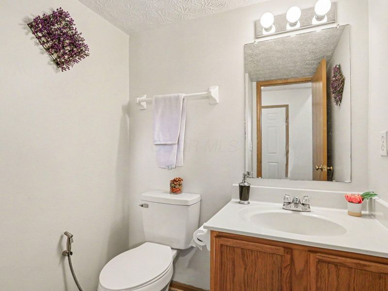 1889 Daisyfield Drive, Unit 211, Columbus, OH 43219 Photo 14