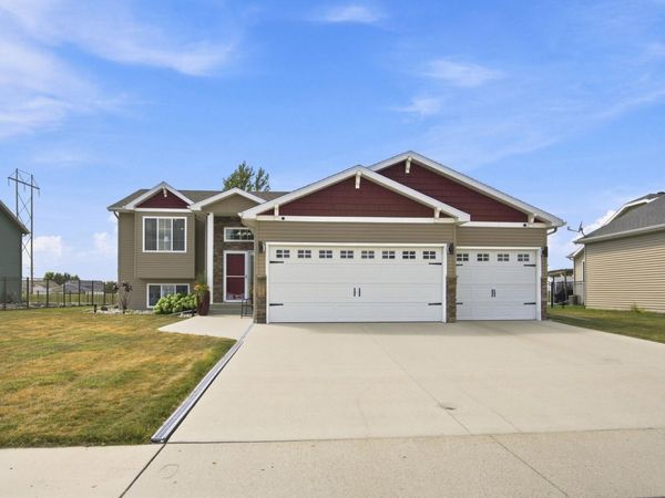 4801 Lavonne Court S, Fargo, ND 58104