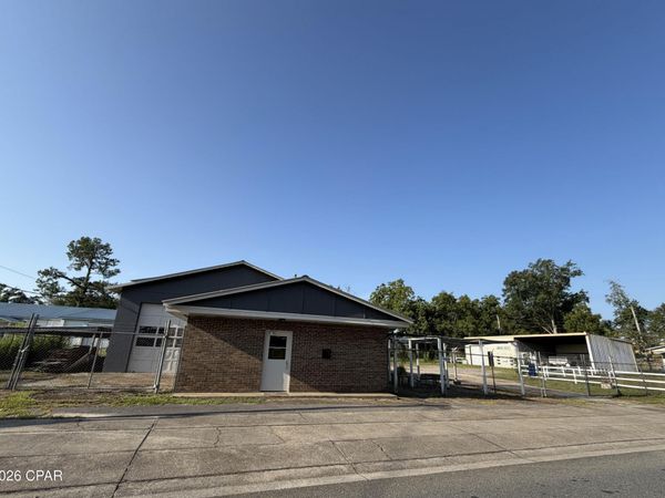 4245 Kelson Avenue , Marianna, FL 32446