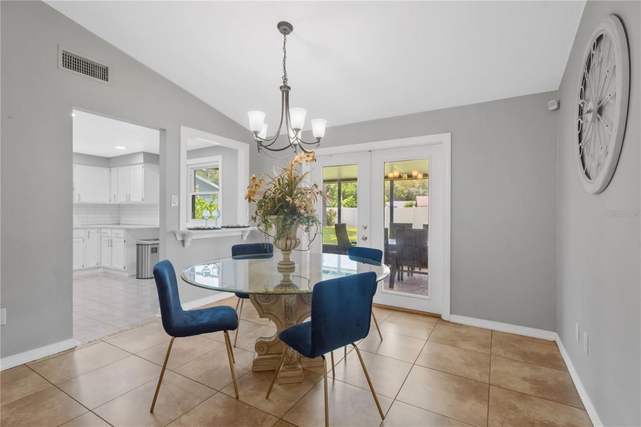 819 Jacaranda Drive, Oldsmar, FL 34677 Photo