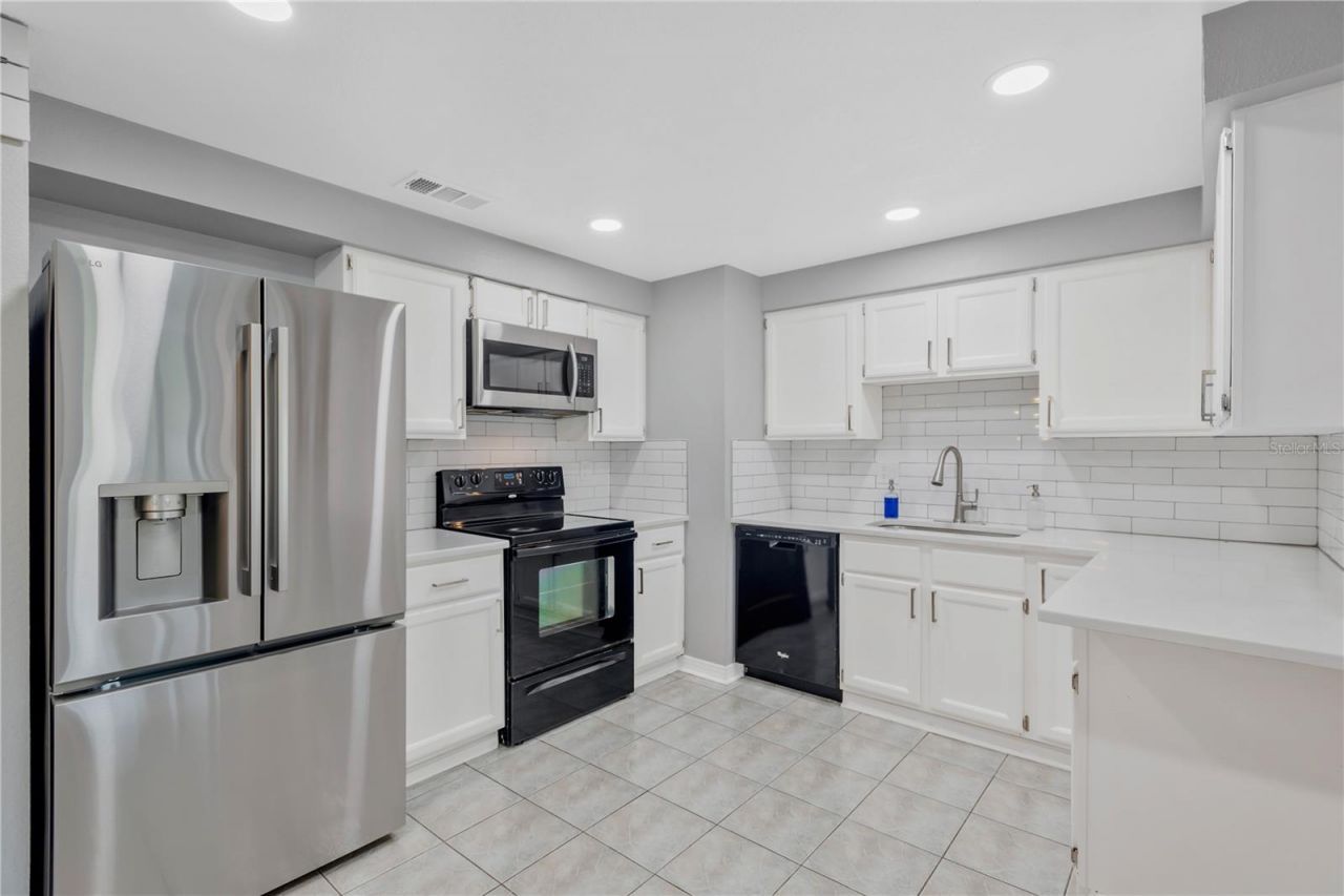 819 Jacaranda Drive, Oldsmar, FL 34677 Photo