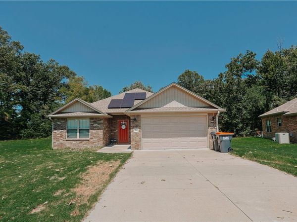 804 Pittsburg Avenue , Russellville, AR 72802