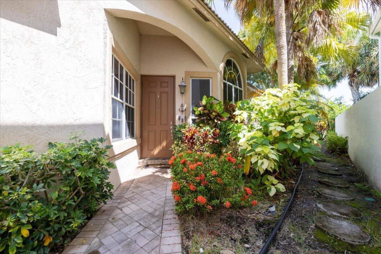 4841 N Classical Boulevard, Delray Beach, FL 33445 Photo