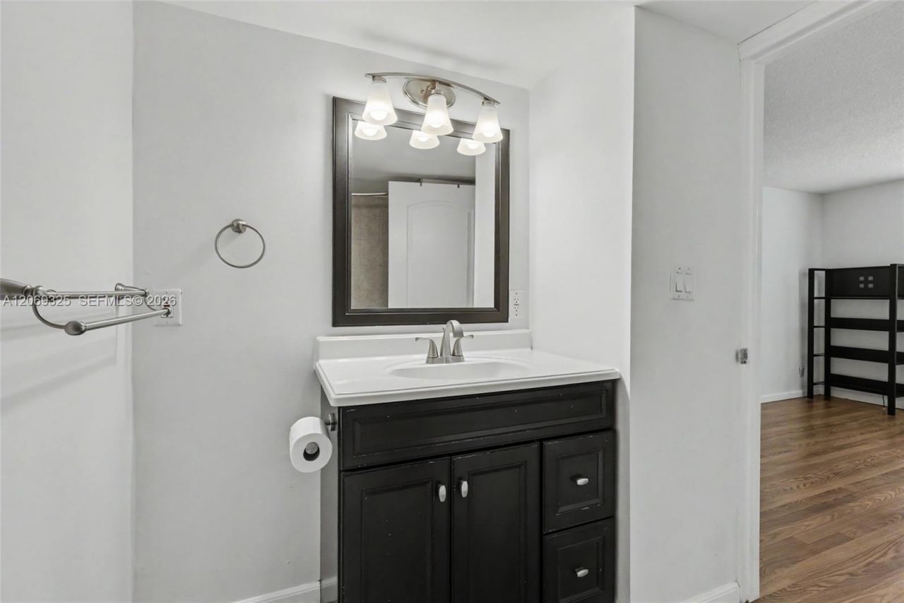 2998 NW 48th Ter , Unit 432, Lauderdale Lakes, FL 33313 Photo