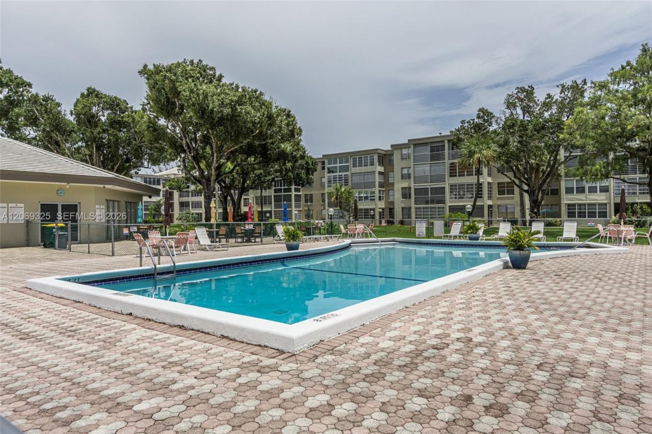 2998 NW 48th Ter , Unit 432, Lauderdale Lakes, FL 33313 Photo