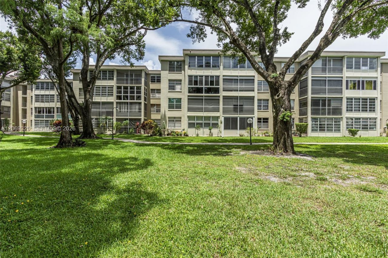 2998 NW 48th Ter , Unit 432, Lauderdale Lakes, FL 33313 Photo