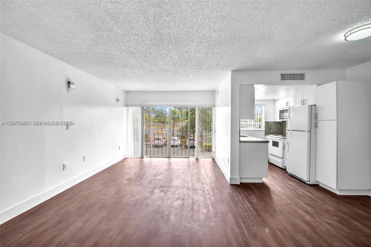 9301 SW 4th St , Unit 229F, Miami, FL 33174 Photo