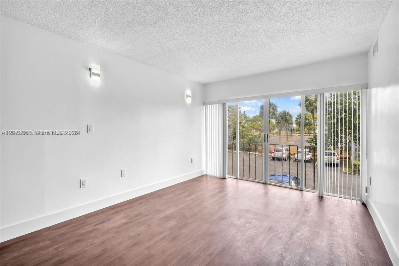 9301 SW 4th St , Unit 229F, Miami, FL 33174 Photo