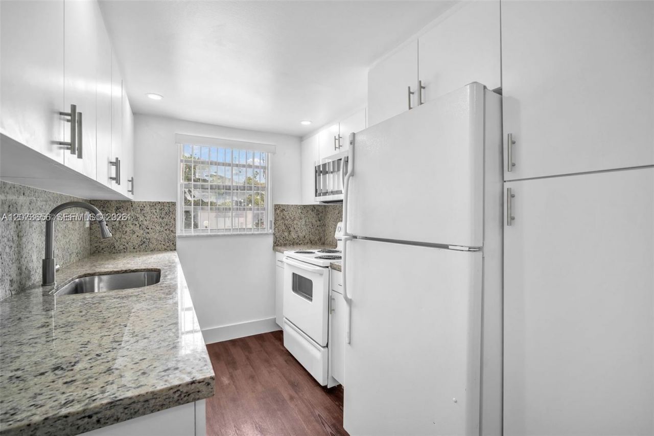 9301 SW 4th St , Unit 229F, Miami, FL 33174 Photo