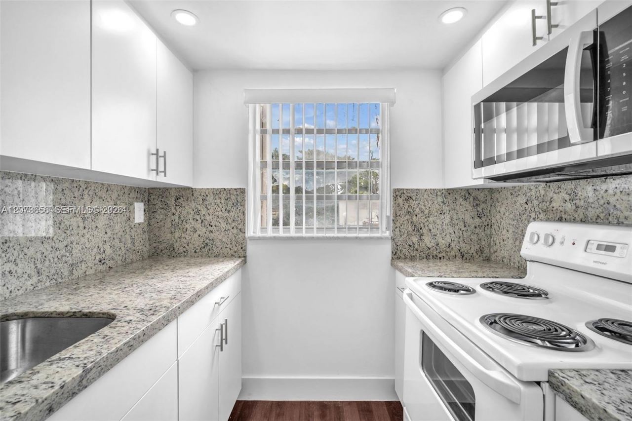 9301 SW 4th St , Unit 229F, Miami, FL 33174 Photo