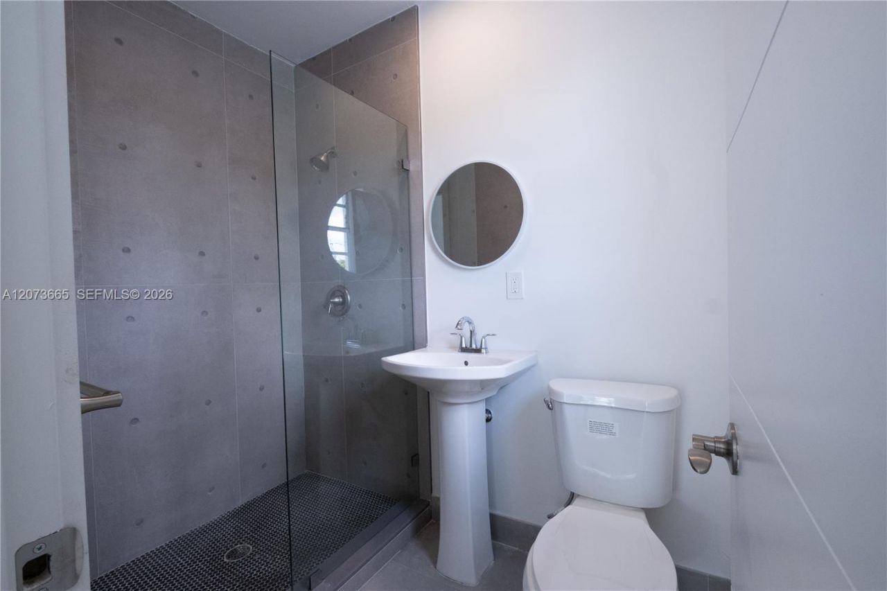 423 NE 71st St , Unit 4, Miami, FL 33138 Photo