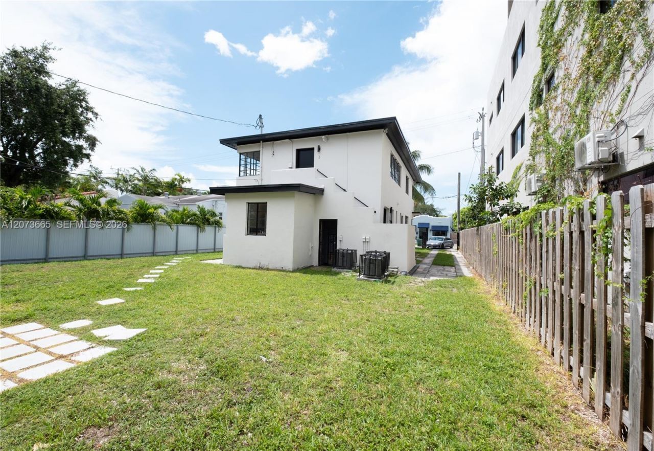 423 NE 71st St , Unit 4, Miami, FL 33138 Photo