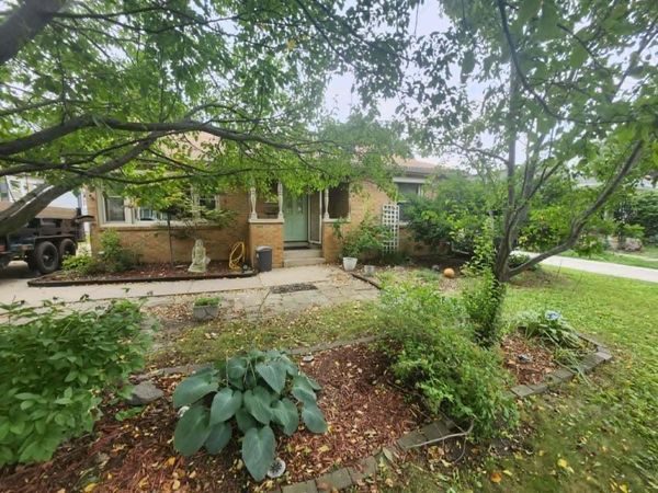 918 Oregon St, Racine, WI 53405