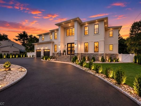 28 Ross Hall Blvd, Piscataway, NJ 08854