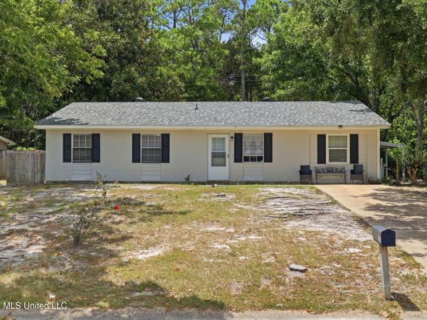 32 Yorkshire Parkway, Gulfport, MS 39503