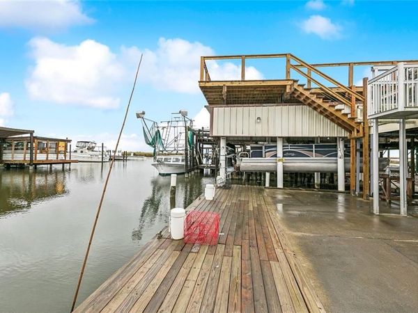 307 MARTIN Lane, Port Sulphur, LA 70083