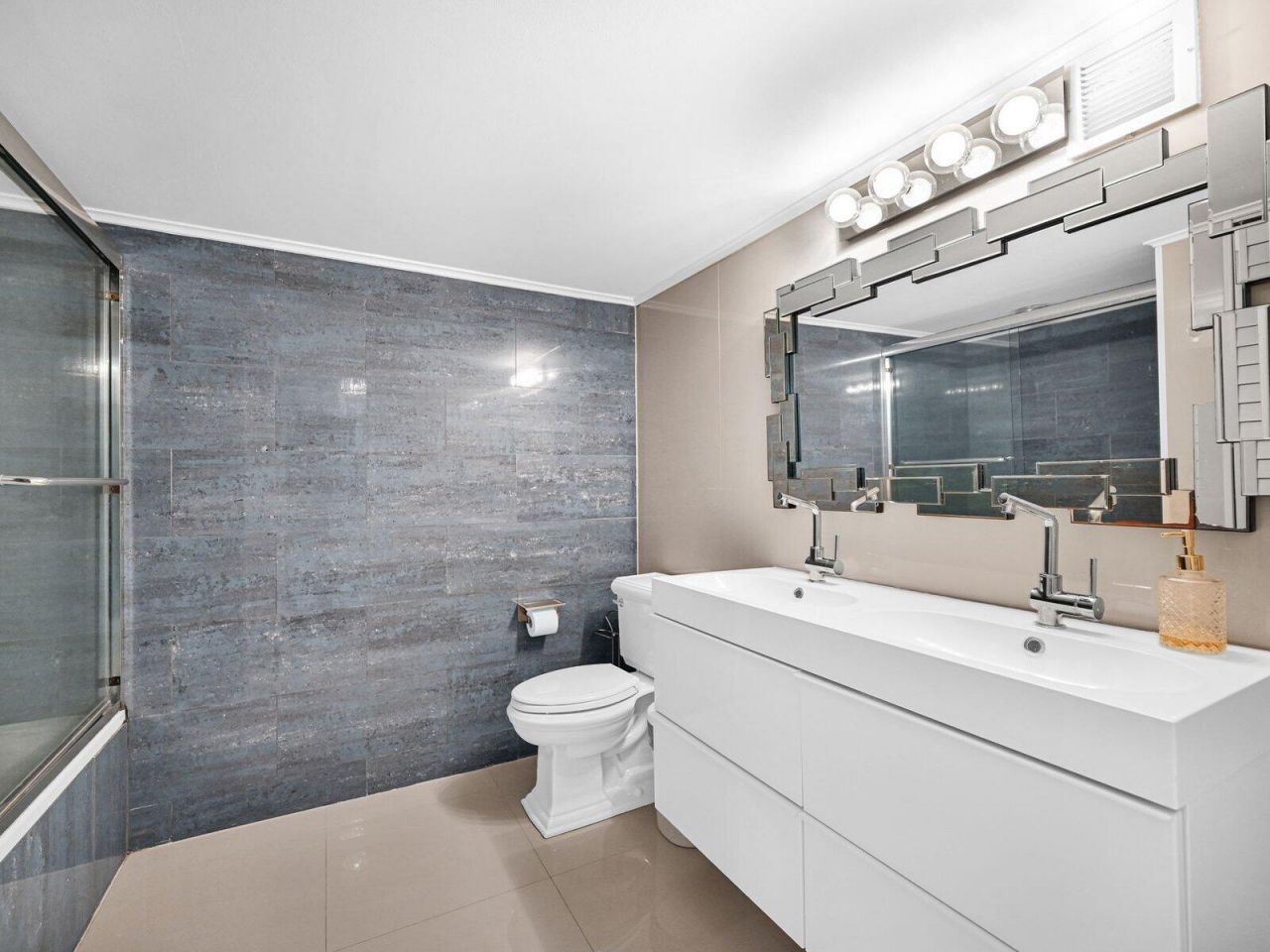 2049 S Ocean Drive, Unit 209, Hallandale Beach, FL 33009 Photo