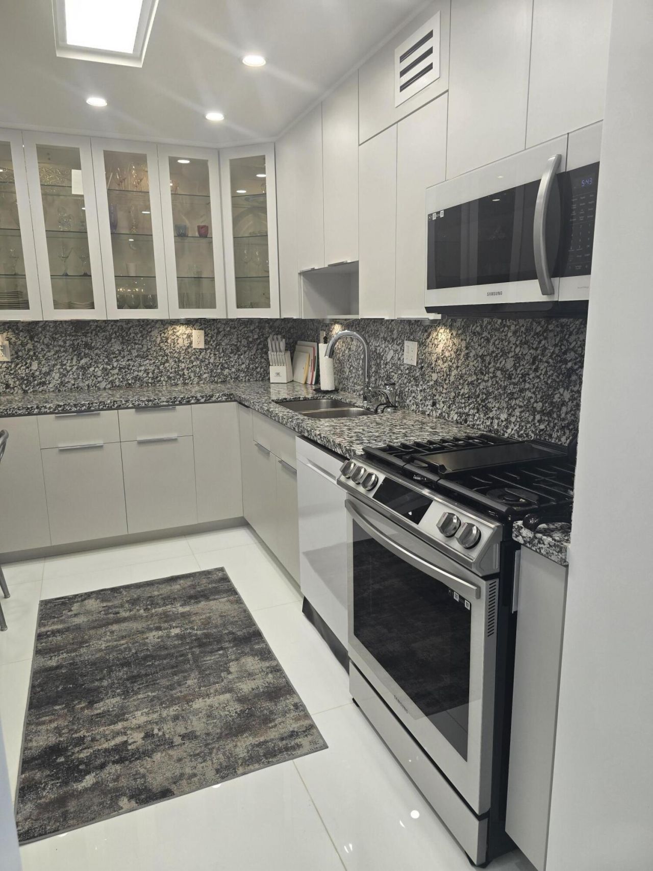 2030 S Ocean Drive, Unit 510, Hallandale Beach, FL 33009 Photo