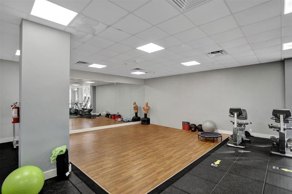 2030 S Ocean Drive, Unit 510, Hallandale Beach, FL 33009 Photo