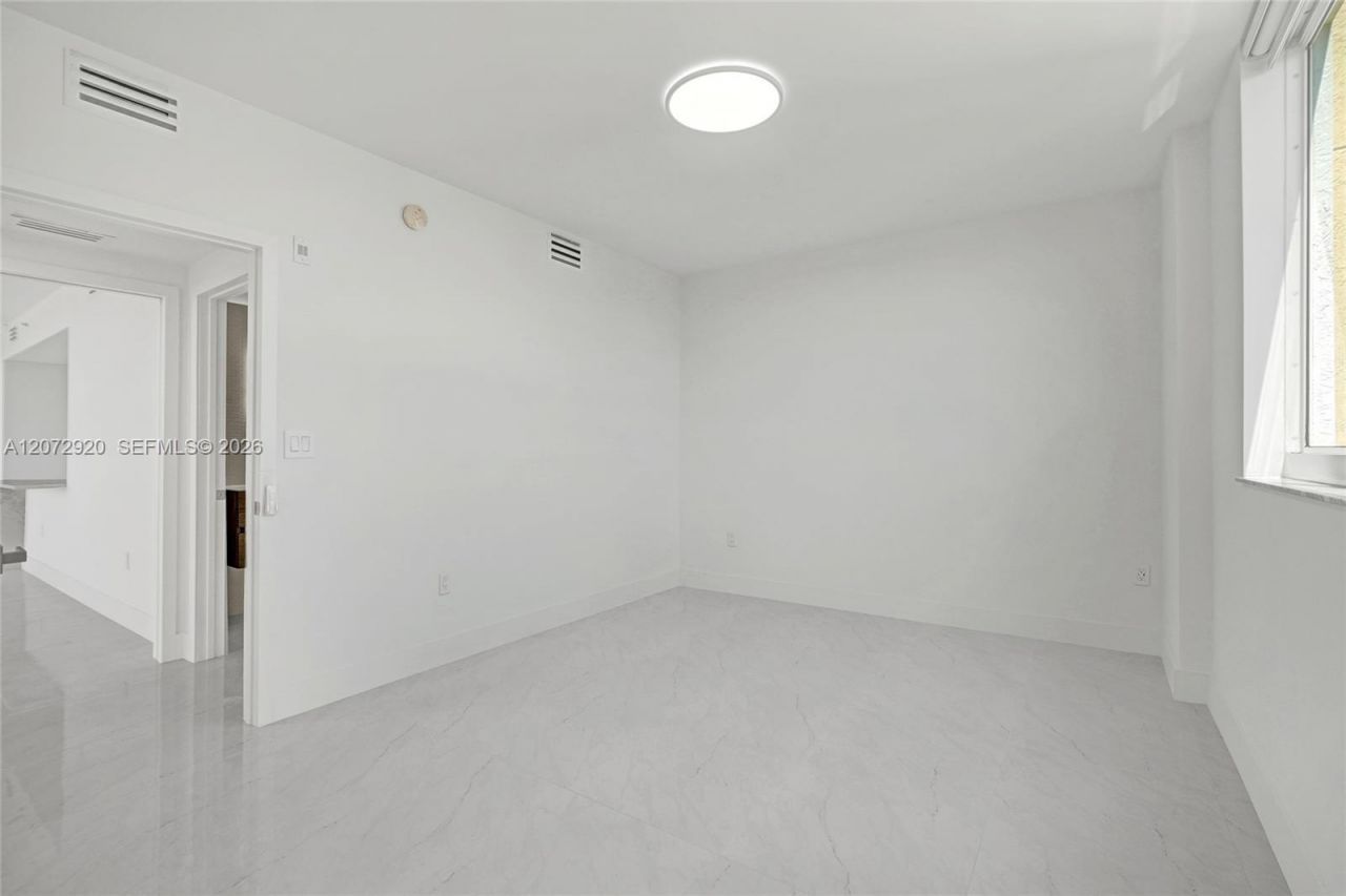2775 NE 187th St , Unit 514, Aventura, FL 33180 Photo