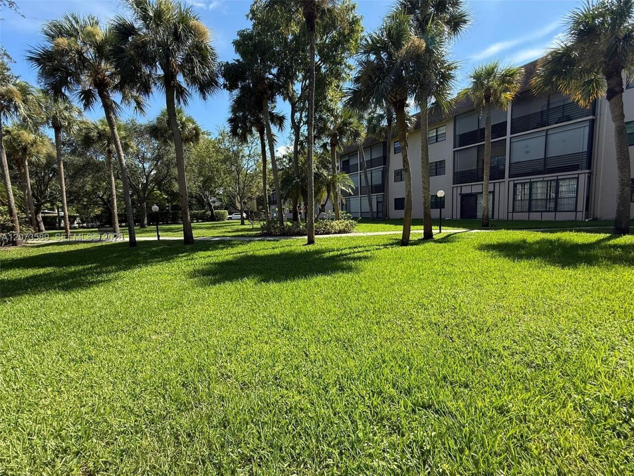 6095 N Sabal Palm Blvd , Unit 103, Tamarac, FL 33319 Photo