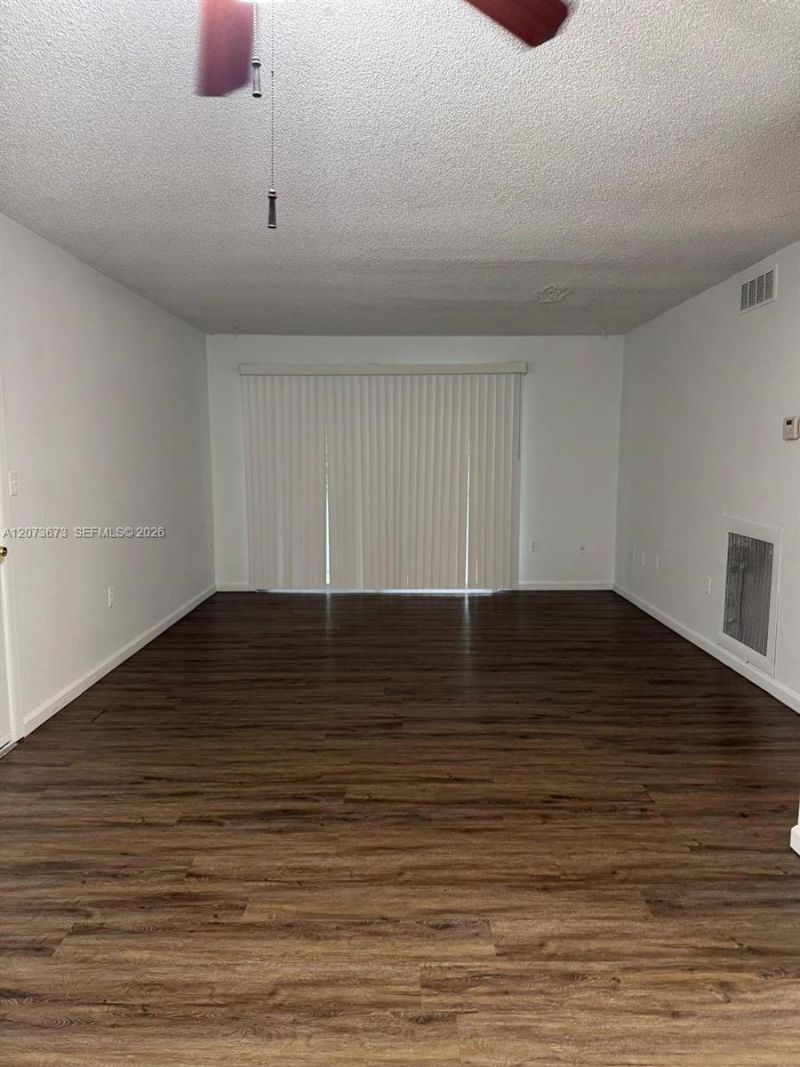 411 Executive Center Dr , Unit 203, West Palm Beach, FL 33401 Photo