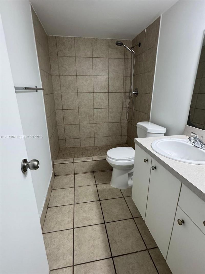 411 Executive Center Dr , Unit 203, West Palm Beach, FL 33401 Photo