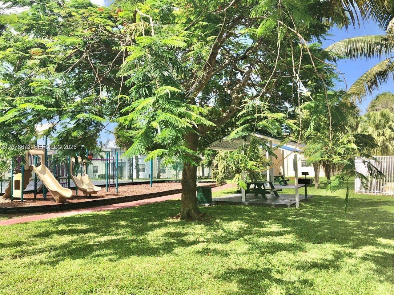 411 Executive Center Dr , Unit 203, West Palm Beach, FL 33401 Photo