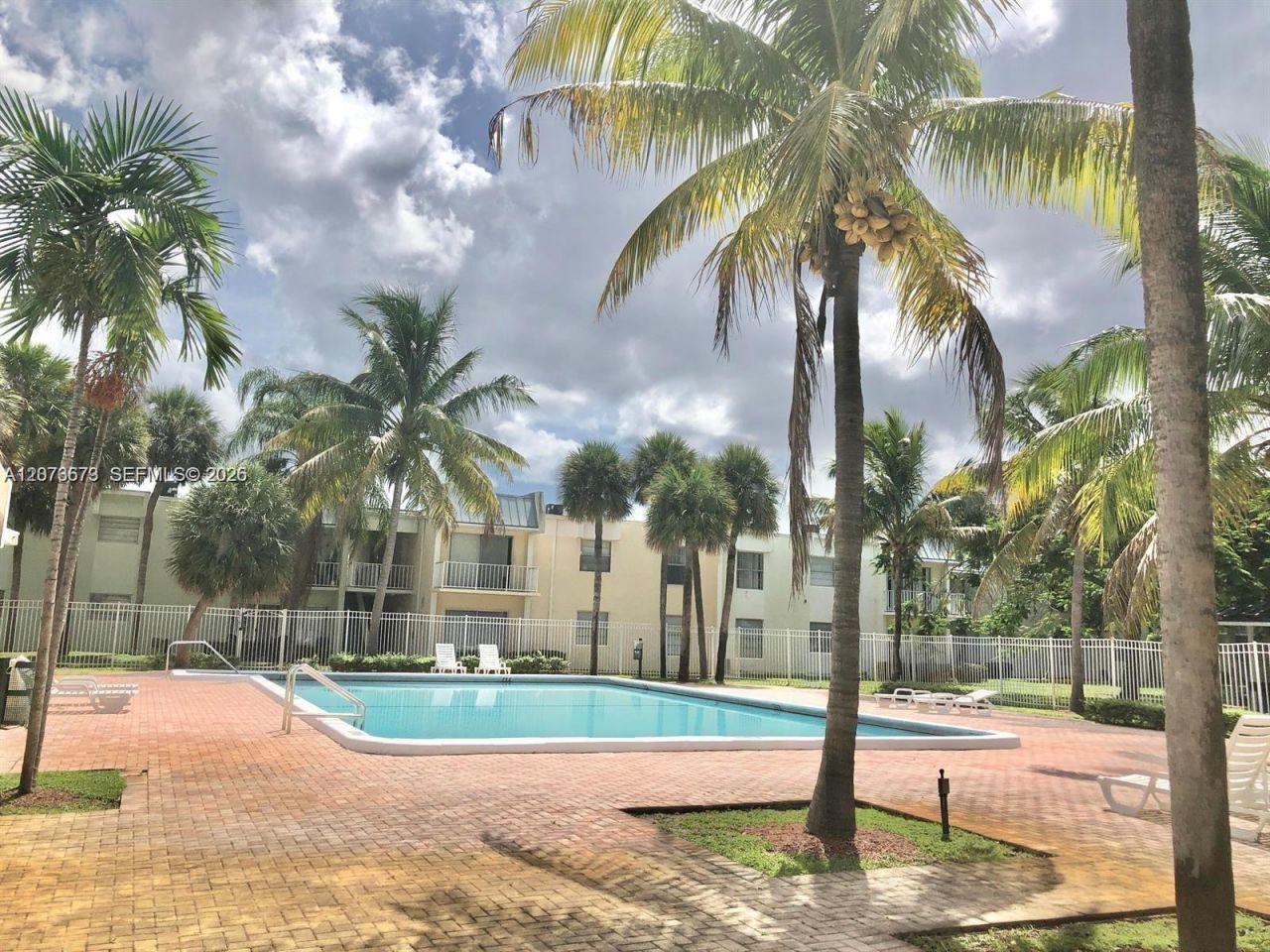 411 Executive Center Dr , Unit 203, West Palm Beach, FL 33401 Photo