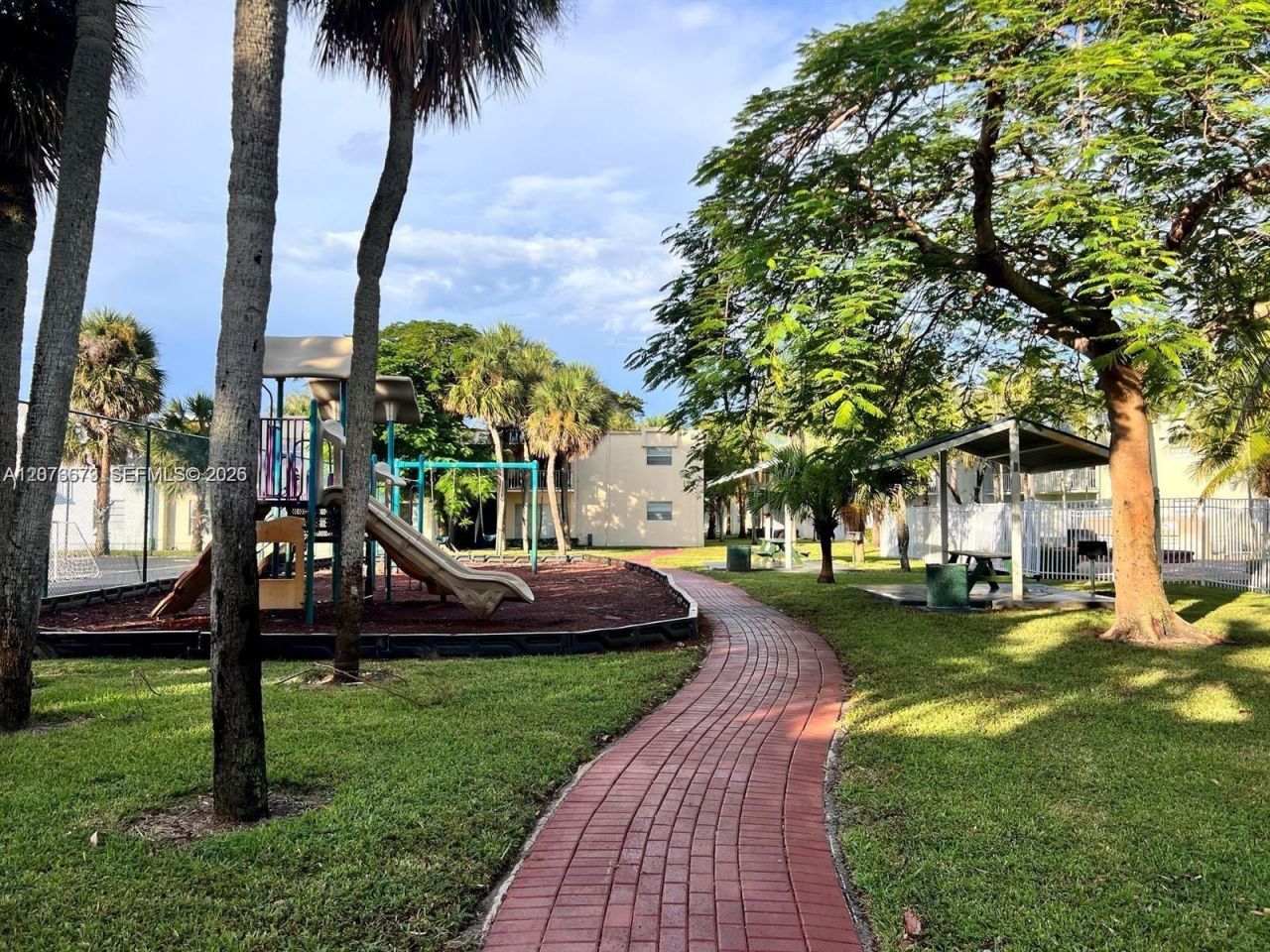 411 Executive Center Dr , Unit 203, West Palm Beach, FL 33401 Photo