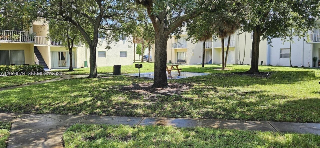 411 Executive Center Dr , Unit 203, West Palm Beach, FL 33401 Photo