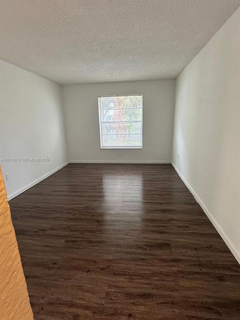 411 Executive Center Dr , Unit 203, West Palm Beach, FL 33401 Photo