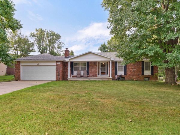 2633 W Village Lane, Springfield, MO 65807