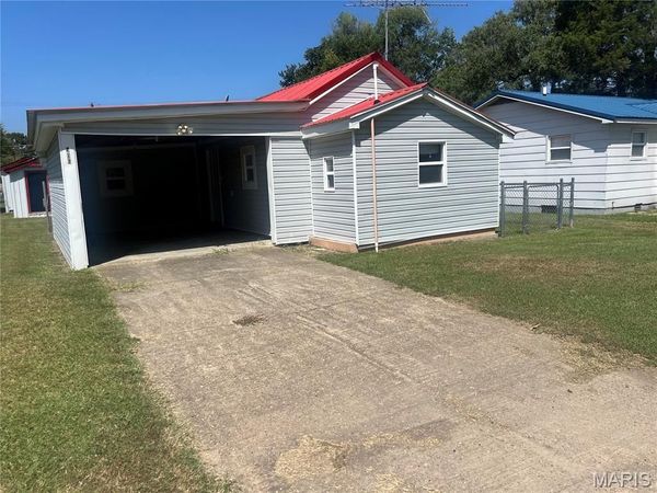 506 Fleming Street , Bernie, MO 63822